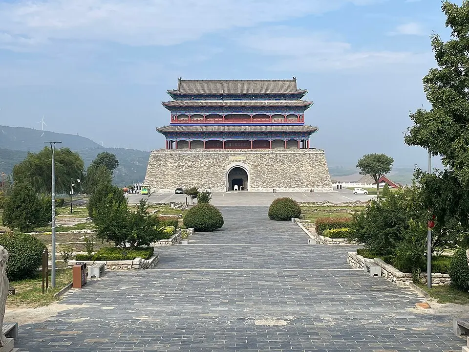 潼关古城 · 实景照片(Wikimedia Commons)